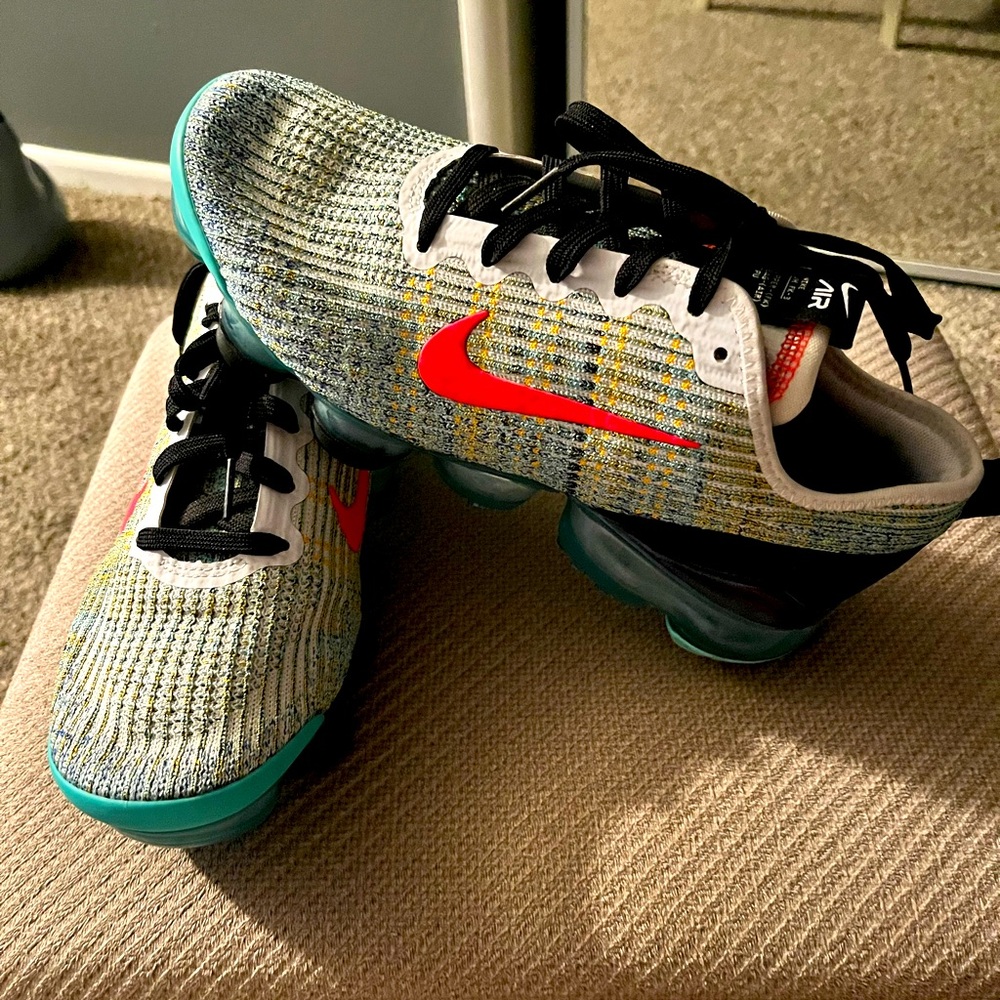 Nike Vapormax (mens size 7)